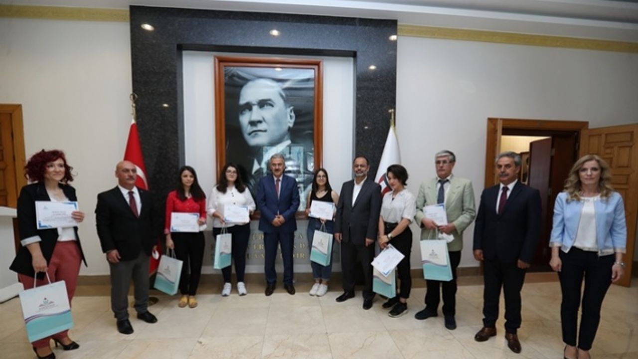 Öğretmenlerin ve gençlerin gözünden Yunus Emre