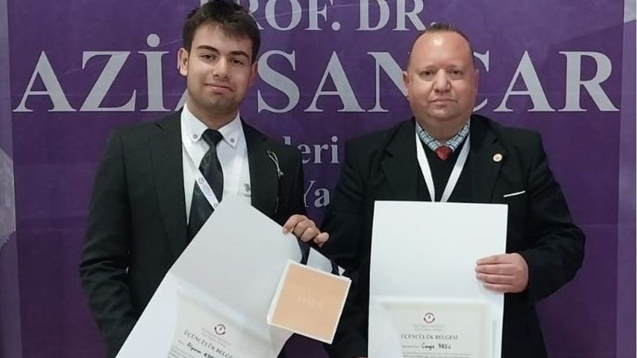 Eskişehir Fatih Fen Lisesi Türkiye üçüncüsü oldu