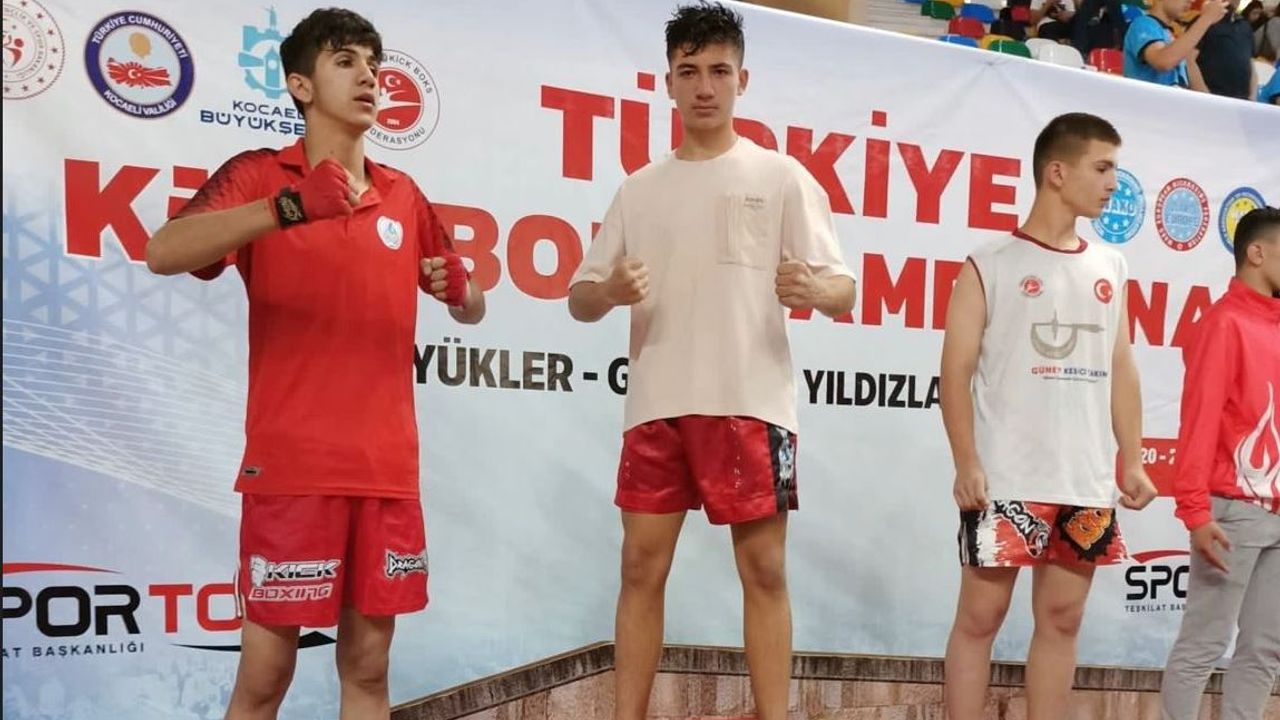 Eskişehirli Boksör Coşkun Türkiye Şampiyonu