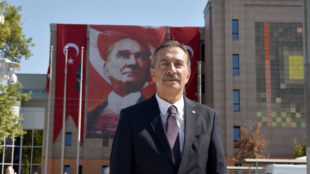 Türk Milleti hiçbir otoriteye karşı boyun eğmez
