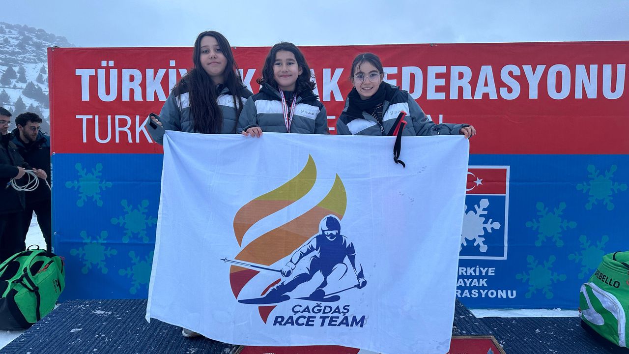 Çağdaş Kayak Yarışçı Takımı Türkiye Liginde