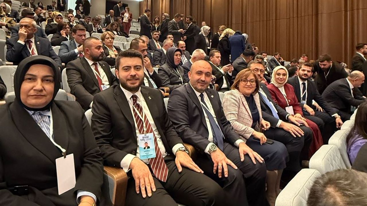 AK Parti Eskişehir Teşkilatı 175. Genişletilmiş İl Başkanları Toplantısı’na katıldı