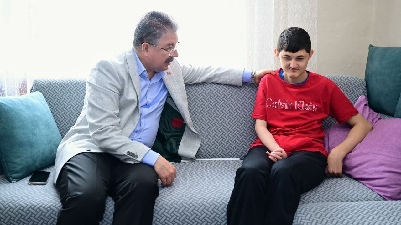 Vali Yılmaz'dan Bayramda Aile Ziyareti
