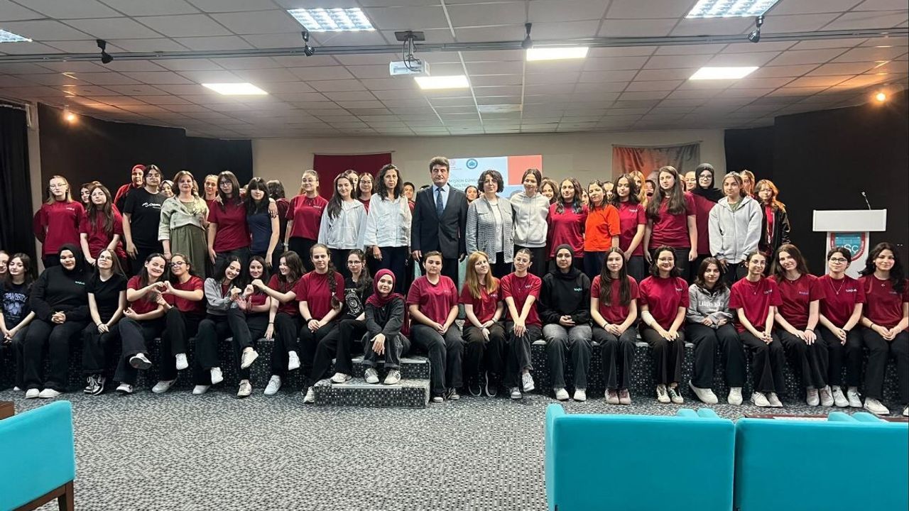 Emine Gümüşsoy Prof. Dr. Fuat Sezgin'i Anlattı