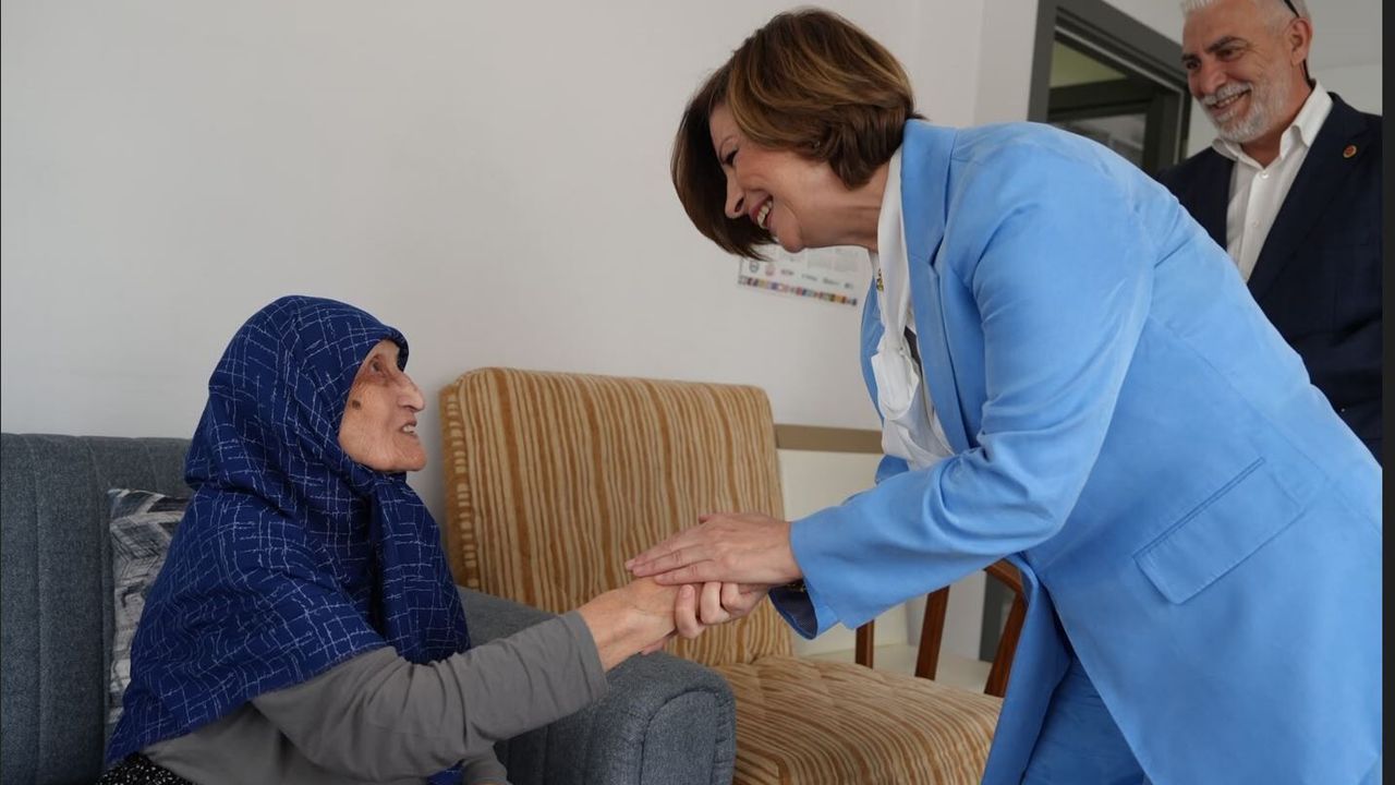 Başkan Ayşe Ünlüce’den 93 Yaşındaki Fadime Teyzeye Anlamlı Z