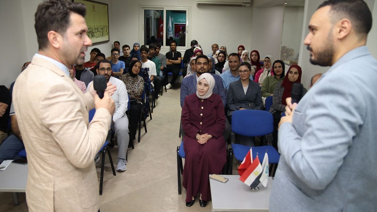 Kahire’de Anadolu Üniversitesi Açıköğretim Fakültesi Ağırlığ