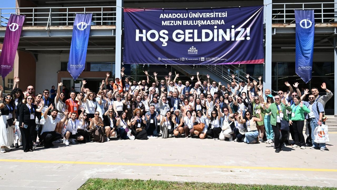 Anadolu Üniversitesi mezunları yıllar sonra aynı kampüste bu