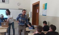 TÜGVA'dan lise öğrencilerine Kur’an-ı Kerim
