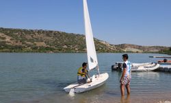 Laser Yelkenli Tekne Eğitimleri Sürüyor