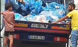 Geri dönüşüm kamyonunda tehlikeli yolculuk