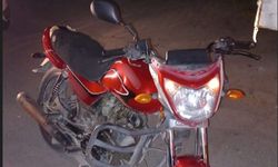 Motosiklet hırsızını bekçiler yakaladı