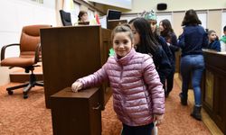 Eko-Okullar Çevre Çocuk Meclisi Başkanını Seçti