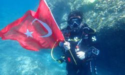 Eskişehirli dalgıçlardan su altında anlamlı kutlama