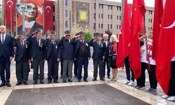 Vilayet Meydanı'nda 19 Mayıs Töreni