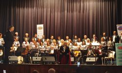 Muhteşem Konserde 91'lik Efsane Sahne Aldı