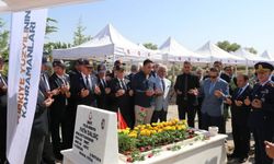 15 Temmuz Şehidi kabri başında dualarla anıldı