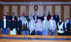 Rektör Erdal Filistinli öğrencilerle bir araya geldi