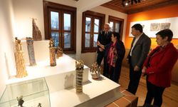 'Şehrin Ateşi Seramik Galerisi' yolculuğu 'Kuşlar Evler Ağaçlar' ile devam ediyor
