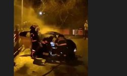Park halindeki araç alev alev yandı