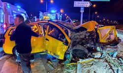 Ticari taksi bariyerlere çarptı: 1 ölü 5 yaralı