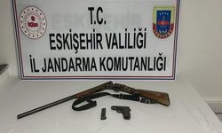 Jandarma ruhsatsız tabanca ve av tüfeği ele geçirdi