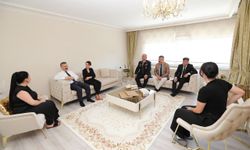 Vali Aksoy ve eşi şehit aileleriyle bayramlaştı