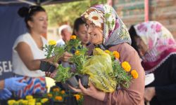 Bayramda Çiçekler Büyükşehir’den