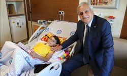 Başkan Bakkalcıoğlu kalbi tekrar çalıştırılan minik Ela'yı ziyaret etti