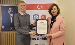 Komşuyduk Kardeş Şehir Olduk