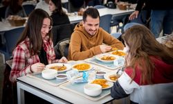 Ramazan Ayı boyunca üç öğün yemek vermeye devam edecek