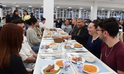 Rektör Adıgüzel öğrencilerle iftar yemeğinde buluştu