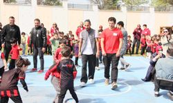 Şampiyon Futbolcular Özel Öğrencileri Sevindirdi