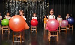 Minikler Yılsonu Gösterilerinde Hünerlerini Sergiledi