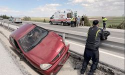Sürücünün öldüğü kazayı arkadan gelen otomobilin kamerası saniye saniye kaydetti