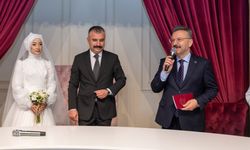 Vali Aksoy İl Müdürü Bayrak'ın nikah şahidi oldu