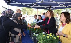 Çiçekler Başkan Ünlüce’den