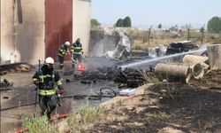 Süt fabrikasındaki paletler yandı: 1 yaralı