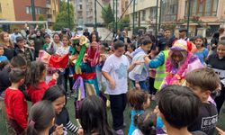 Gönüllüler el ele çocukların bayramı şenleniyor