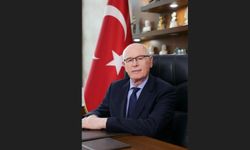 Başkan Kurt: "Bu Zor Günlerde Babalarımıza Daha Çok Sarılmalıyız"
