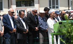 Belediye Başkan Yardımcısı Kardeş Toprağa Verildi