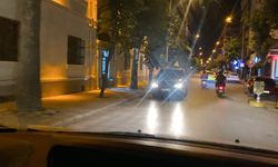 Ters yönden giden otomobil trafiği tehlikeye attı