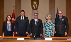 Anadolu Üniversitesi ile Kıbrıs Doğu Akdeniz Üniversitesi arasında iş birliği protokolü