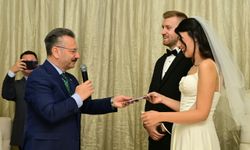 Vali Aksoy polis memurunun kızının nikah şahidi oldu