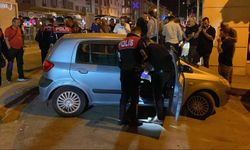 Benzin istasyonunda otomobil çaldı