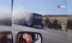 Seyir halindeki otobüs alev aldı