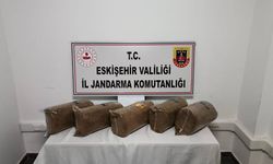 Araçta 25 kilogram kaçak tütünle yakalandı