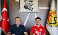 ES ES Sağ Bek Emre Koskor İle Anlaştı