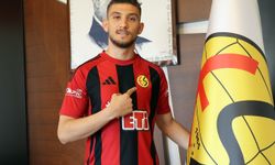 Eskişehirspor Adana'dan Stoper Aldı