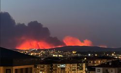 Büyükşehir Ekipleri Yangınla Mücadelede Görev Başında