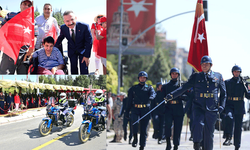 Eskişehir'de 30 Ağustos coşkusu Atatürk Bulvarı'nı sardı